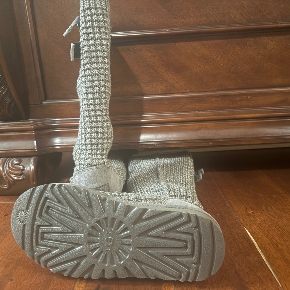 Never worn, UGG knit boots. - Picture 3 of 3